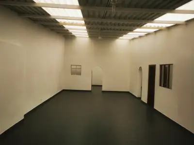 Arriendo bodega para mediana empresa
