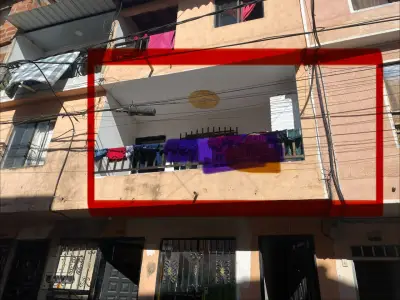 Gran oportunidad de negocio. Casa grande vendo
