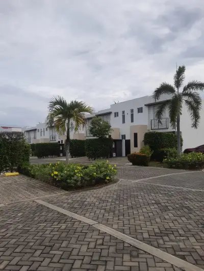 Casa en venta en Ricaurte - foto 2