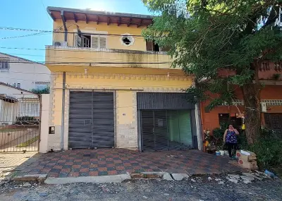 Casa 2 plantas + salón comercial en tacumbú 320 m² piscina