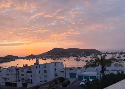 Dúplex con vista al mar en naplo con amplia terraza