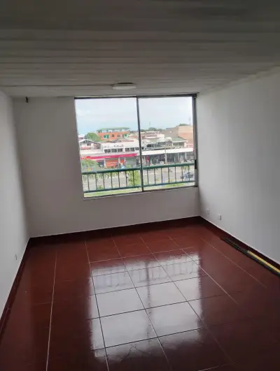 Se arrienda o se vende apartamento con parqueadero propio