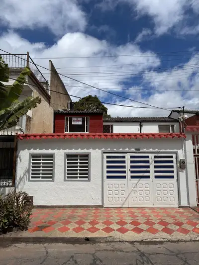 Arriendo casa en bariio villa claudia bogota