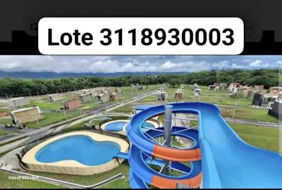Lote esquinero 84m² – condominio vacacional urbano con megat