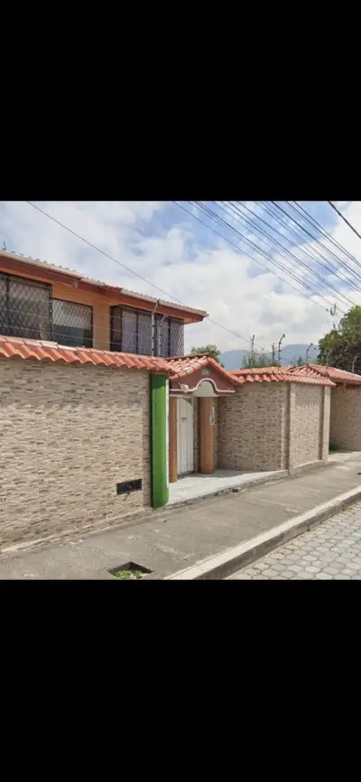 Casa de 980 m² con piscina temperada, sauna, turco, suites y