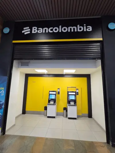Local con cajeros bancolombia (124)