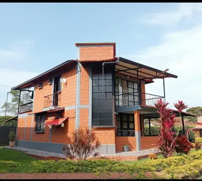Se vende en conjunto de 6 cabañas