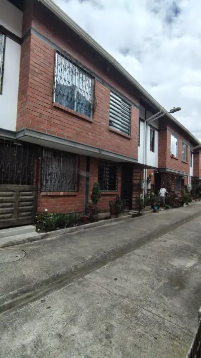 Casa en venta ubicada en la urb. Los capulies