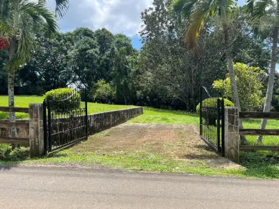 Terreno de 8.710 m² con uso de suelo residencial y comercial