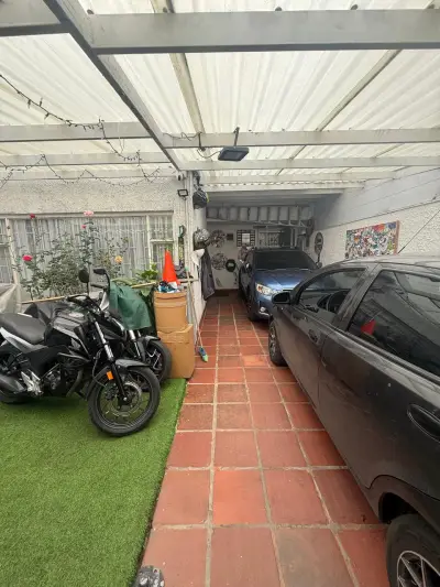 Casa en venta en Bogotá - foto 2