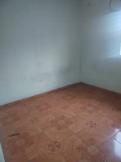 Vendo casa de 600 maros y 100 metros adicionales