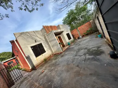 Casa titulada en venta - capiatá.